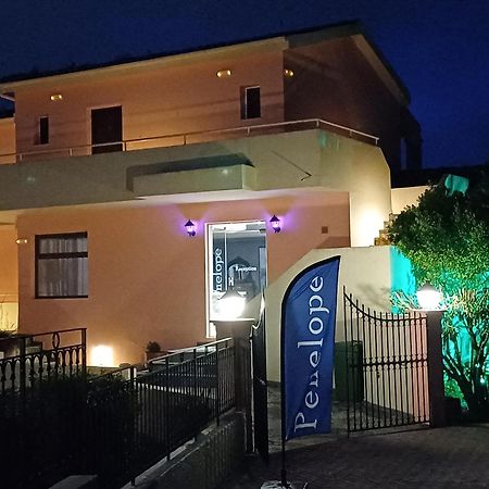Penelope Apartment Hotel Дасия Екстериор снимка