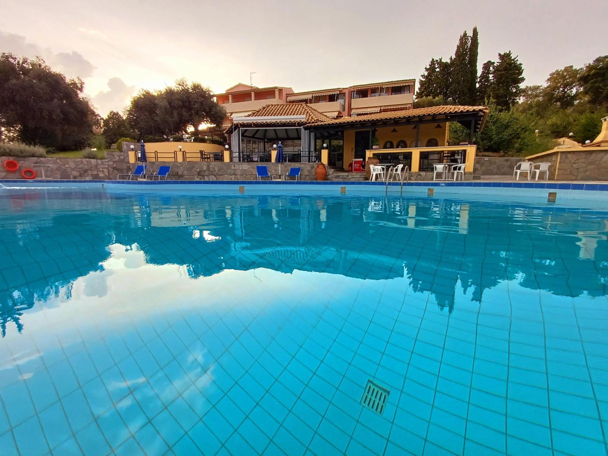 Penelope Apartment Hotel Дасия Екстериор снимка