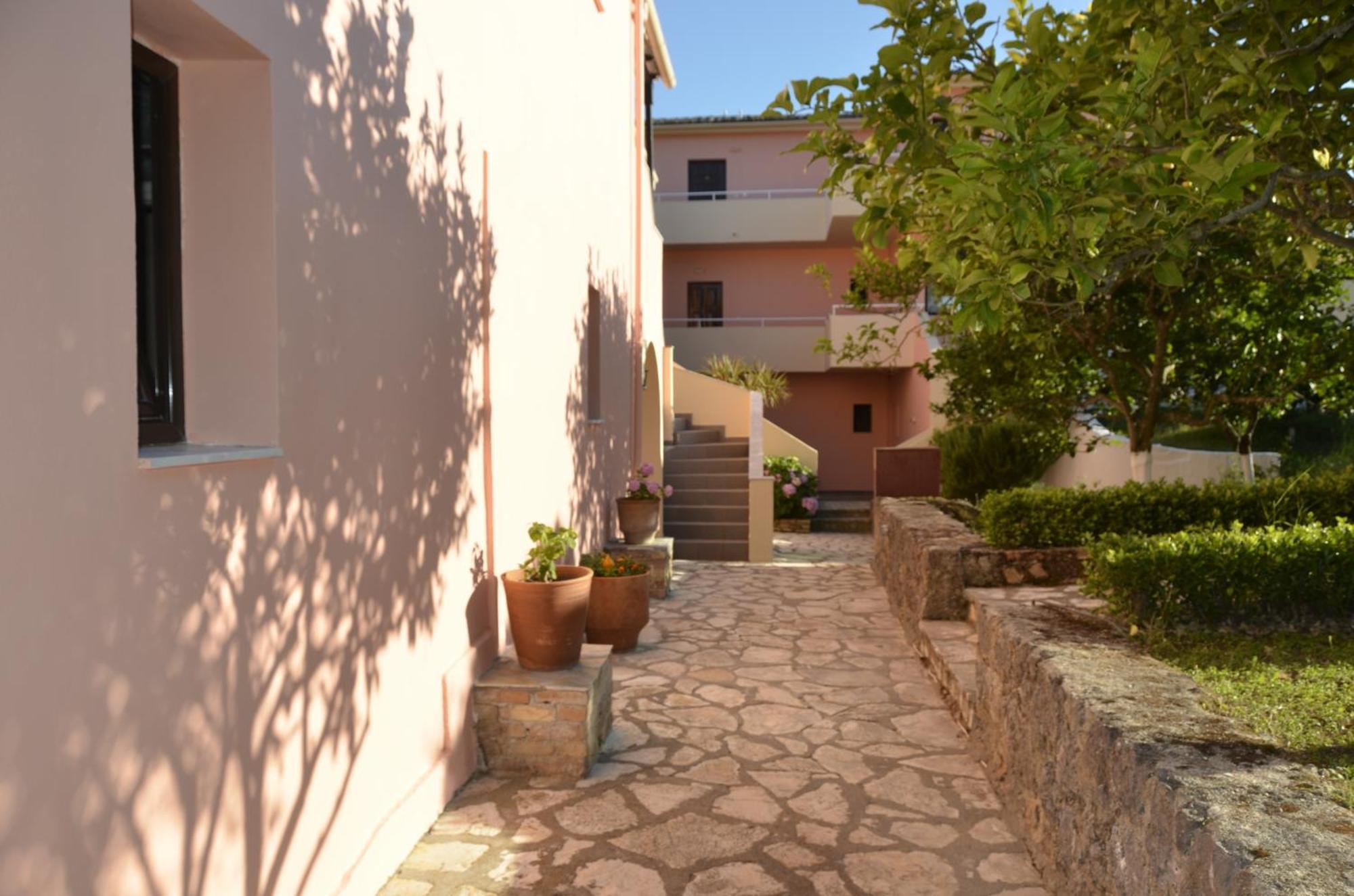 Penelope Apartment Hotel Дасия Екстериор снимка