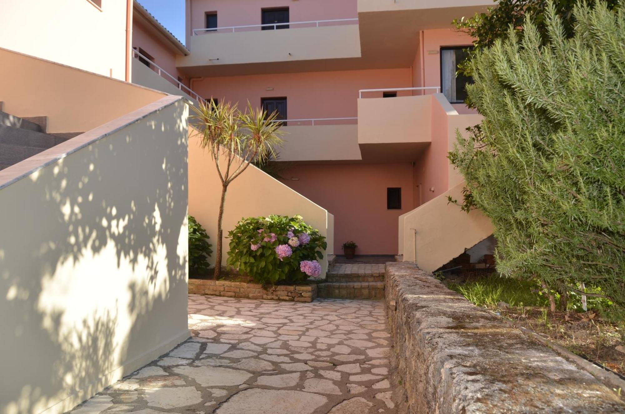 Penelope Apartment Hotel Дасия Екстериор снимка
